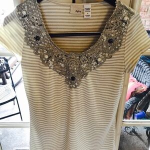 NWOT Buckle Daytrip top shirt gold size M